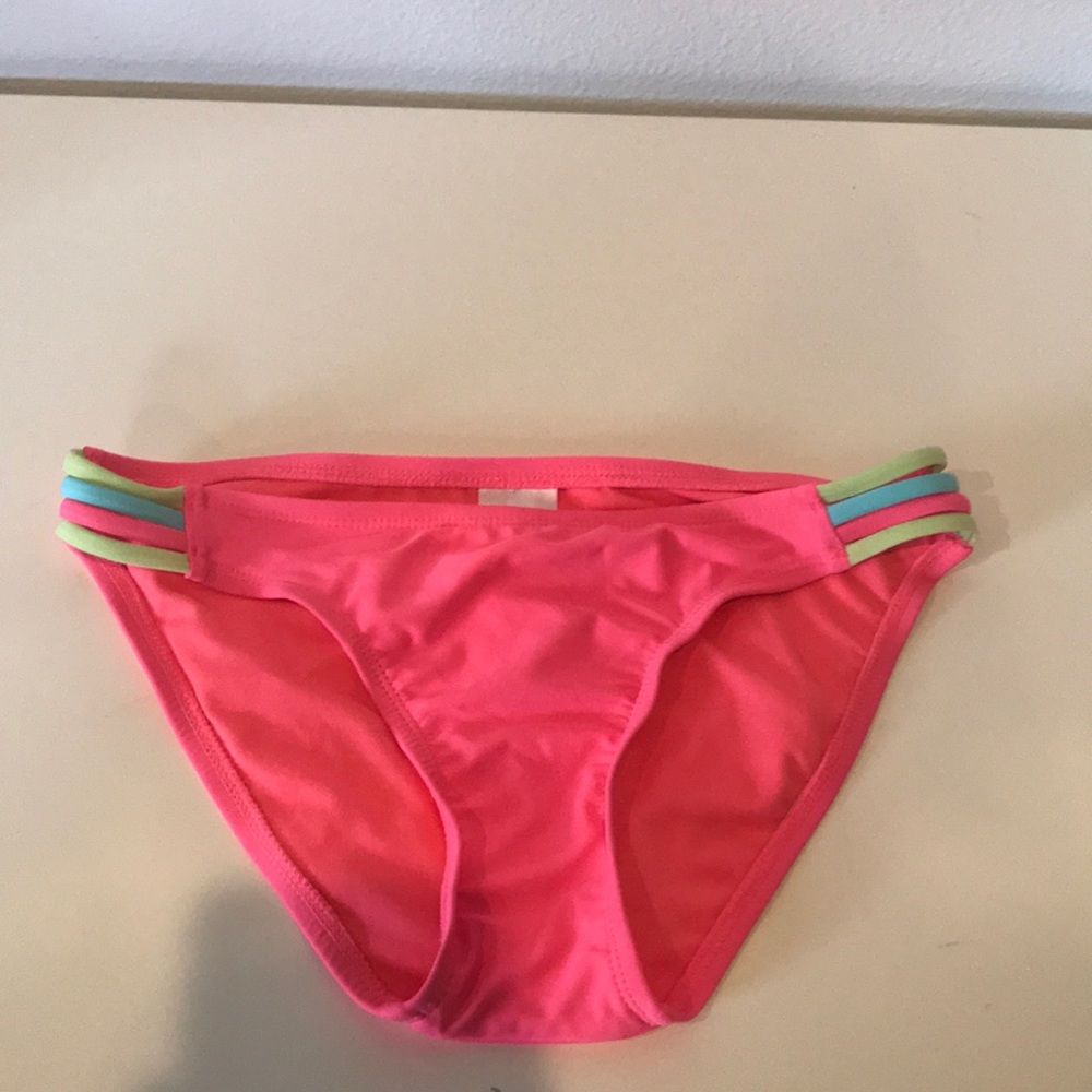 Swimsuit bottoms !